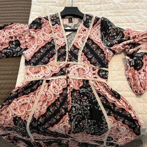 Floral Printed V-Neck Lantern Sleeve Dress BNWT Medium